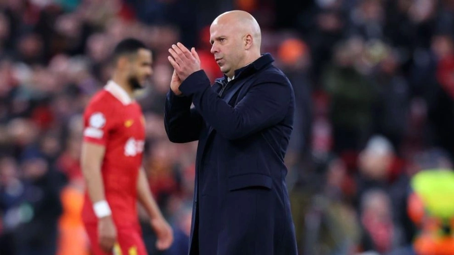 Liverpool thua thảm trên chấm luân lưu định mệnh